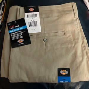 Brand new with tags Dickie Woman’s khaki pants. Size 8